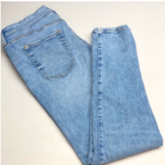 LIKE NEW GUESS LOS ANGELES POWER CURVY SKINNY JEANS 28x28 ⭐️ - Picture 3 of 14